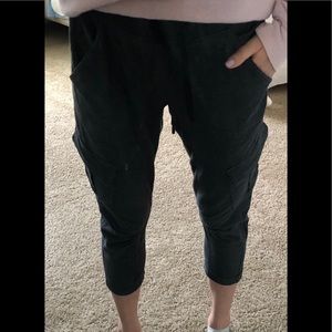 Lululemon grey joggers.